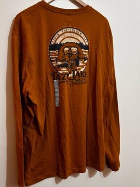 Izod Long-Sleeve Graphic Tee in Rust Brown